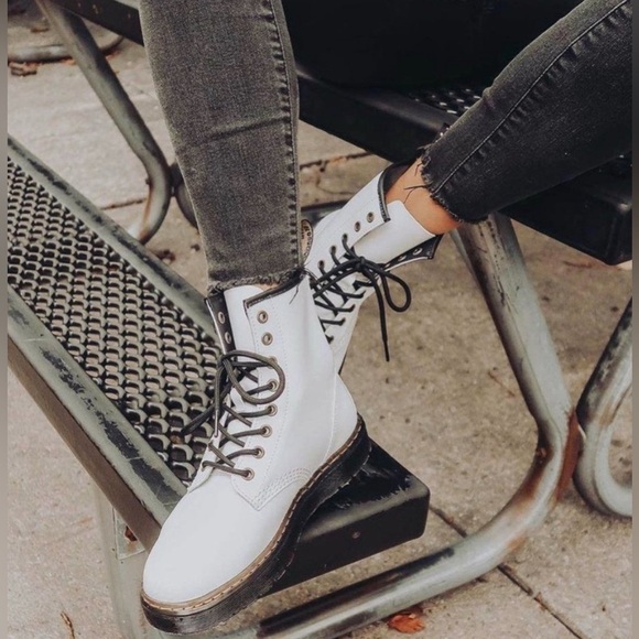 Dr. Martens White T Lamper Zavala 8 Eyelet Combat Boot EU 37 US L 6 US M 5 UK 4 - Picture 2 of 15